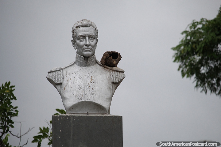 Plaza San Martin in Chajari with a silver bust of General San Martin. (720x480px). Argentina, South America.